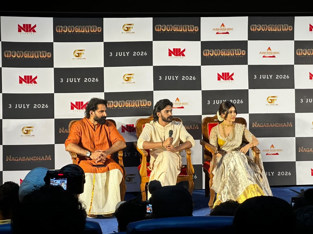 Nagabandham cast