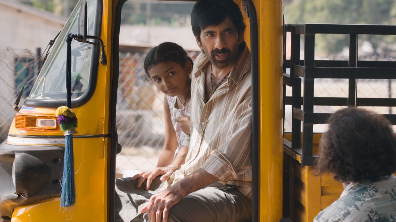 Irumudi Review: Ravi Teja's career-best performance powers this father-daughter emotional drama