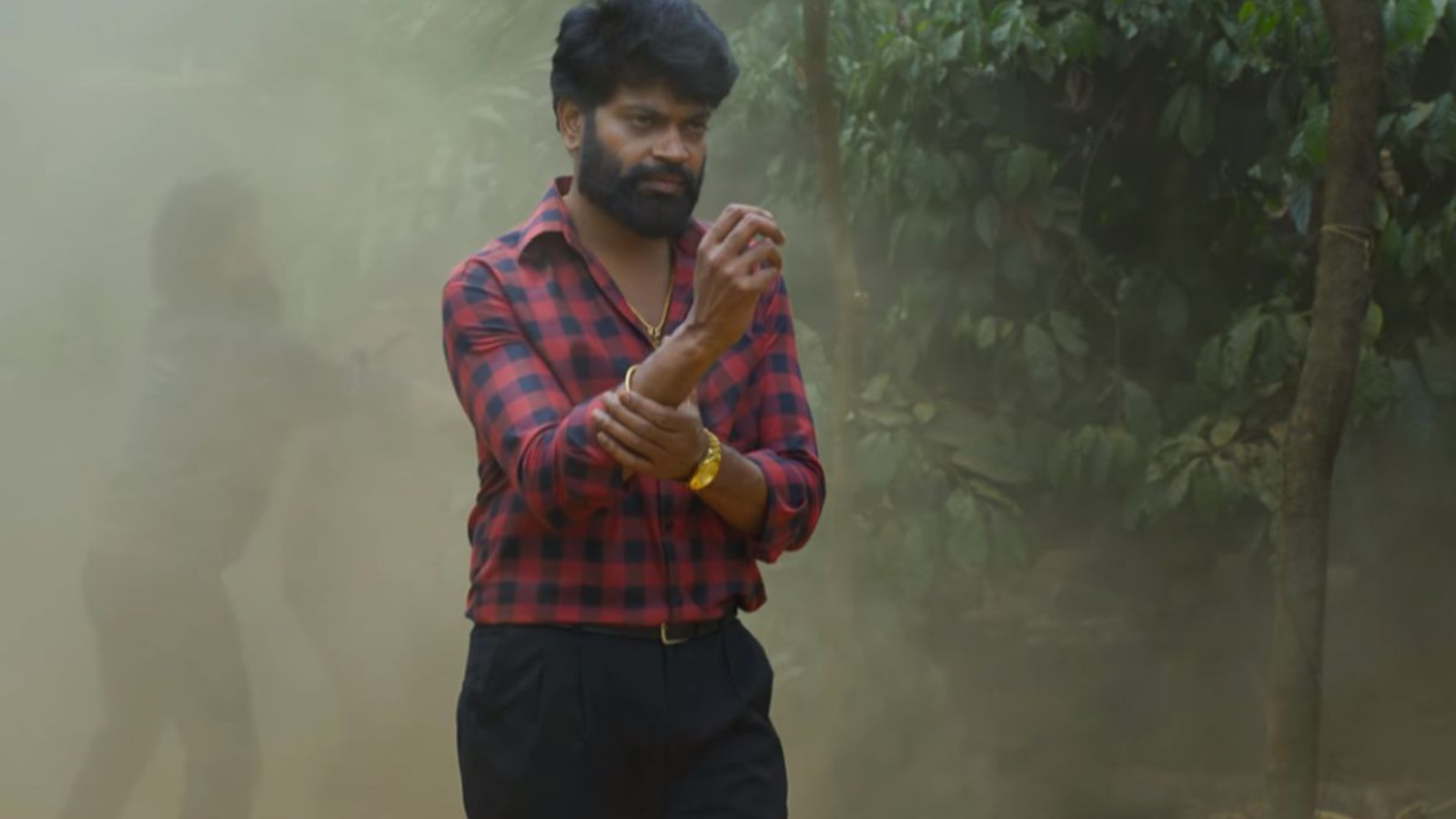 Balaramana Dinagalu teaser: Vinod Prabhakar descent from small-town boy to big city gangster